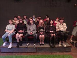 Uczniowie polskich klas na sztuce Agnieszki Osieckiej w Teatrze Dramatycznym im. Michała Lermontowa