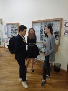 Uczniowie polskich klas na sztuce Agnieszki Osieckiej w Teatrze Dramatycznym im. Michała Lermontowa