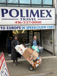 UCZNIOWIE SZKOŁY POLSKIEJ IM. GEN. J. HALLERA PRZY KG RP W TORONTO SPIESZĄ Z POMOCĄ - ZBIÓRKA DARÓW DLA UKRAINY